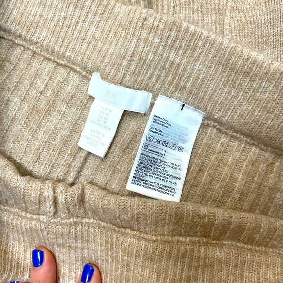 H&M Tan Ribbed Pajama Set - Picture 3 of 5